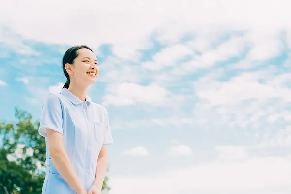 札幌立花病院の看護師採用サイトです。看護師の求人内容や募集要項について掲載しております。退職金制度や家族手当、住宅手当、無料送迎バス（手稲駅便、宮の沢駅便）など福利厚生が充実。ワークライフバランス重視で柔軟なシフト体制です。ブランクのある方や50～60代のベテランの方も幅広く活躍中です。病院見学も可能です。是非、お気軽にお問い合わせください。