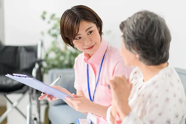 札幌立花病院の看護師採用サイトです。看護師の求人内容や募集要項について掲載しております。退職金制度や家族手当、住宅手当、無料送迎バス（手稲駅便、宮の沢駅便）など福利厚生が充実。ワークライフバランス重視で柔軟なシフト体制です。ブランクのある方や50～60代のベテランの方も幅広く活躍中です。病院見学も可能です。是非、お気軽にお問い合わせください。