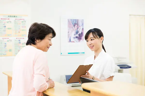 札幌立花病院の看護師採用サイトです。看護師の求人内容や募集要項について掲載しております。退職金制度や家族手当、住宅手当、無料送迎バス（手稲駅便、宮の沢駅便）など福利厚生が充実。ワークライフバランス重視で柔軟なシフト体制です。ブランクのある方や50～60代のベテランの方も幅広く活躍中です。病院見学も可能です。是非、お気軽にお問い合わせください。
